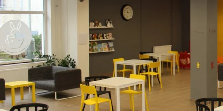 Kavárna s dětskou hernou: vstup pro 2 děti, káva a domácí limonáda