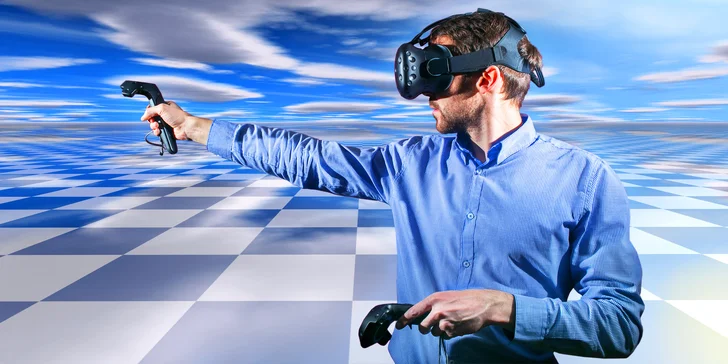 Řádění ve virtuální realitě: kouzlení, střílení, malování i jízda na horské dráze