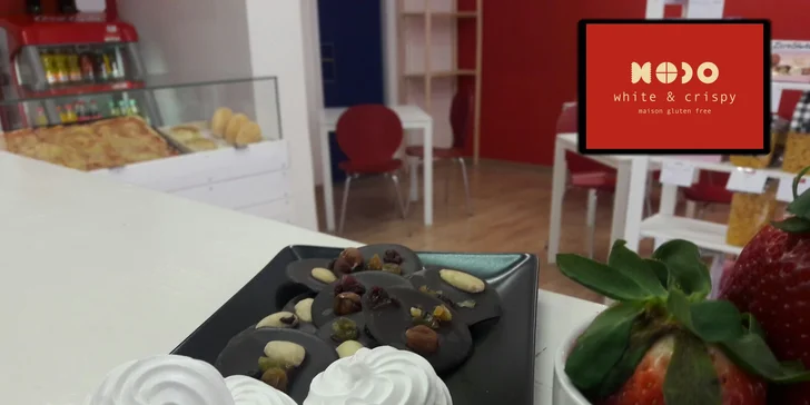 Báječný bezlepkový zákusek a teplý nápoj v žižkovské kavárně White & Crispy