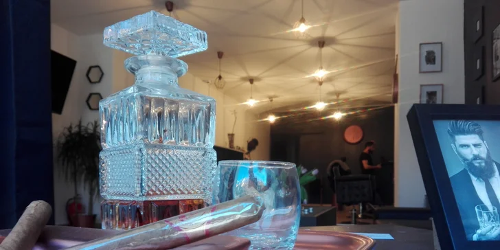 Chvilka pro pány: Sestřih vlasů a drink v nově otevřeném David´s Barber Shopu