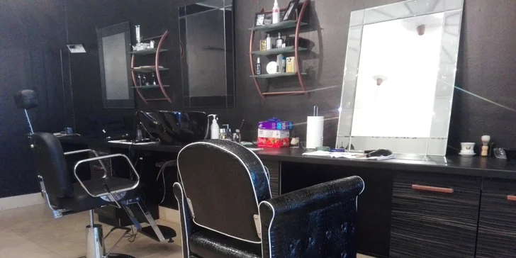 Chvilka pro pány: Sestřih vlasů a drink v nově otevřeném David´s Barber Shopu
