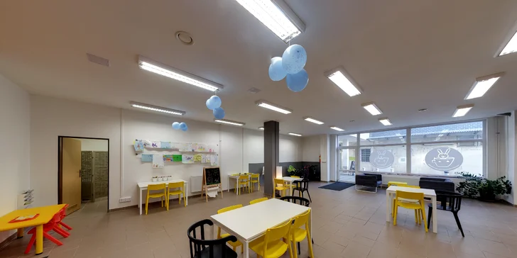 Kavárna s dětskou hernou: vstup pro 2 děti, káva a domácí limonáda