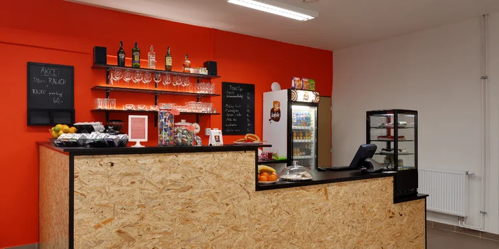 Kavárna s dětskou hernou: vstup pro 2 děti, káva a domácí limonáda