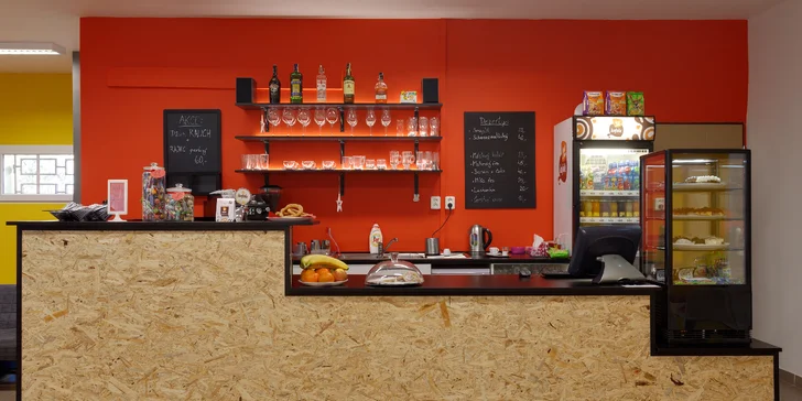 Kavárna s dětskou hernou: vstup pro 2 děti, káva a domácí limonáda