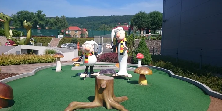 Vyrazte si do pohádky: crazy golf pro rodinu i pro dvojice