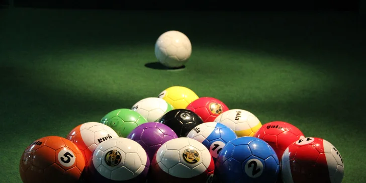 Sejměte všechny kuželky: hodina bowlingu pro partu