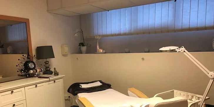Omlazení z rukou kosmetičky: kosmetická péče s kmen. buňkami a zlatem
