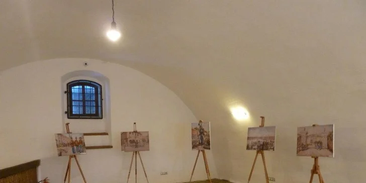 Výlet za historií: Rodinné vstupné do barokní prachárny v Korunní pevnůstce