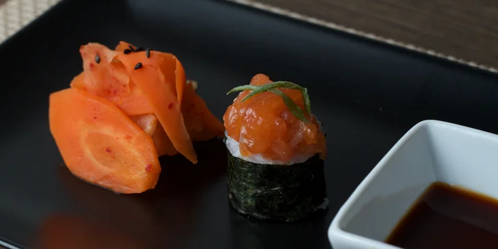 Japonské menu pro 2 degustátory - 5chodové menu a variace dezertů