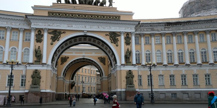 Poznejte Petrohrad s česky mluvící místní průvodkyní: 3x ubytování se snídaní
