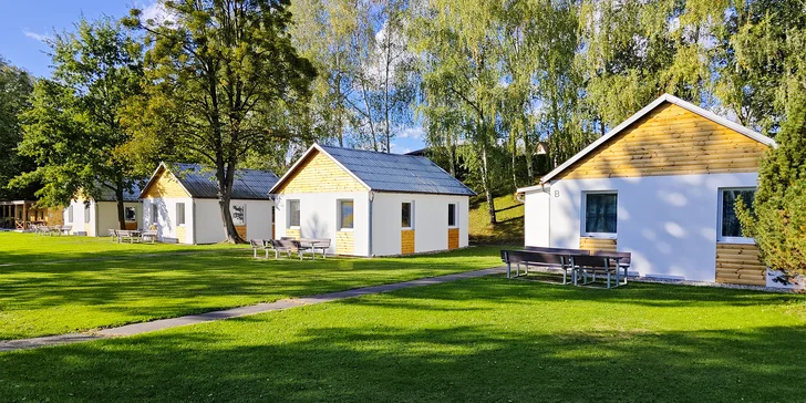 Pripravené pre vás bude ubytovanie v apartmánoch, bungalovoch alebo chatkách.