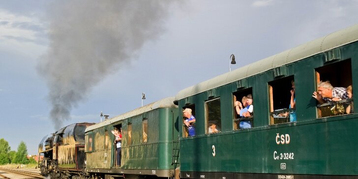 Odpolední výlet Parním vlakem do říše pohádek: zpáteční jízdenka s divadlem a dětský program