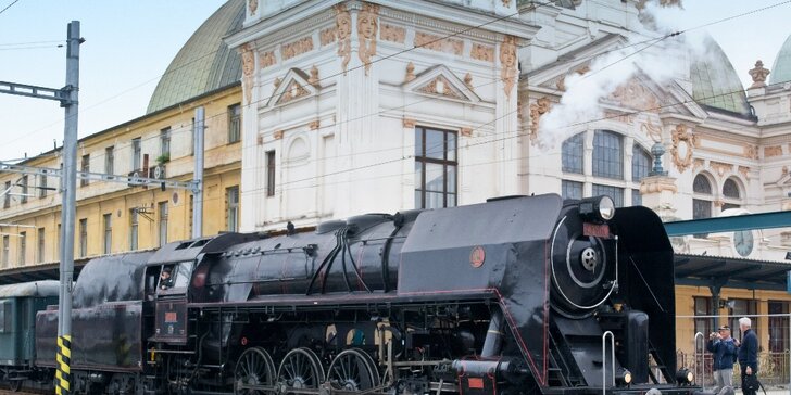 Zpáteční jízdenka na parní vlak a vstupenka na parostrojní festival v Holoubkově
