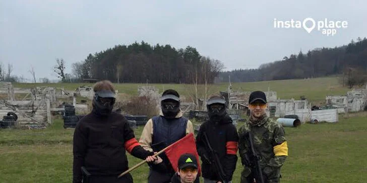 Z počítače do reality: adrenalinová airsoftová přestřelka na hřišti o 8000 m²