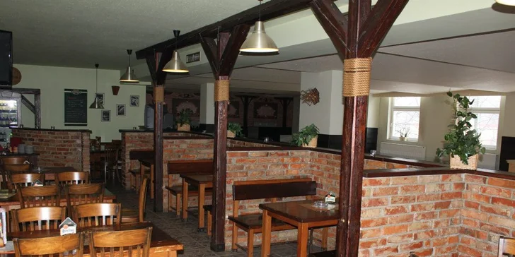 Bowling + kuřecí křidélka nebo vepřové miniřízečky