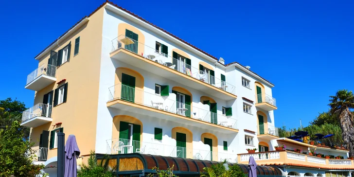 Léto na Ischii: 7 nocí, 3* hotel, zátoka s termální vodou, dítě do 12 let zdarma