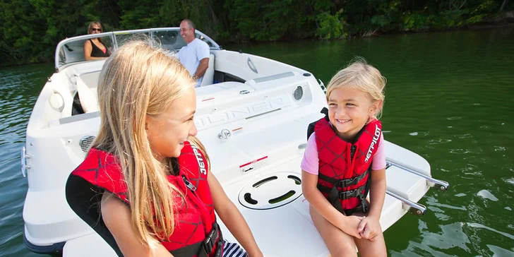 Plavba v luxusním člunu Bayliner 175 GT3 s kapitánem i bez až pro 6 osob