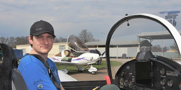 Na chvilku pilotem: poznávací a navigační lety v ultralightu Skylark vč. záznamu