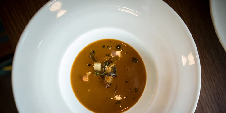 Špičkové 5chodové degustační menu s lahví Prosecca a vstupenky na LiStOVáNí