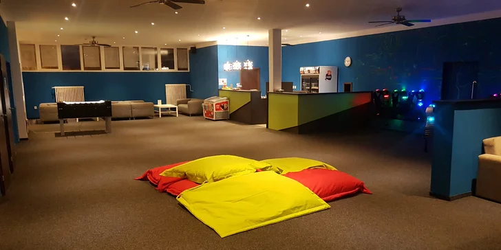 Kromě virtuální reality se tu dosyta můžete vyblbnout i fyzicky.