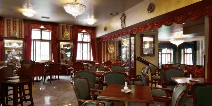 Poskládejte si 3chodové menu v Café Mozart, odkud krásně uvidíte na orloj