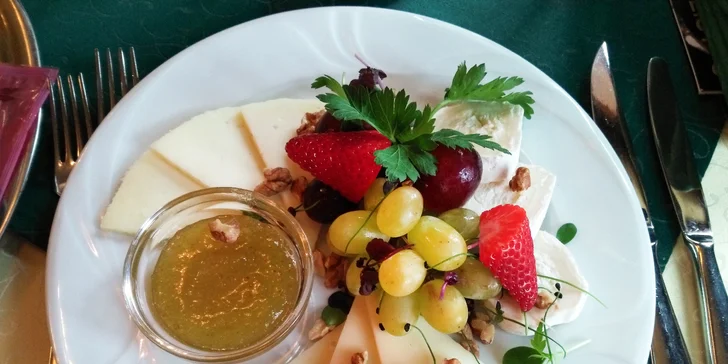 Poskládejte si 3chodové menu v Café Mozart, odkud krásně uvidíte na orloj