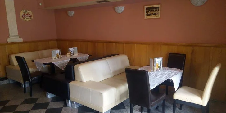 Bulldog Challenge Burger s trojitou porcí hovězího, vajec i sýru + hranolky