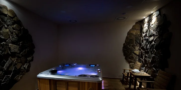 Hoďte starosti za hlavu: 60 minut privátní relaxace ve vířivce pro dva