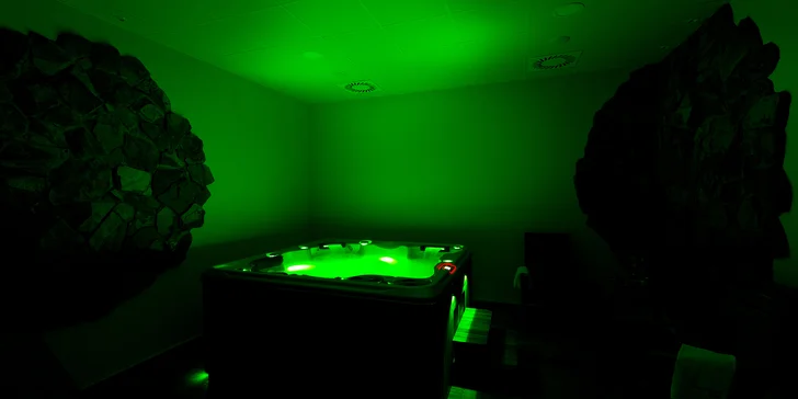 Hoďte starosti za hlavu: 60 minut privátní relaxace ve vířivce pro dva