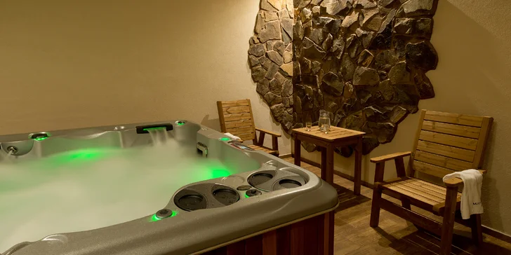 Hoďte starosti za hlavu: 60 minut privátní relaxace ve vířivce pro dva