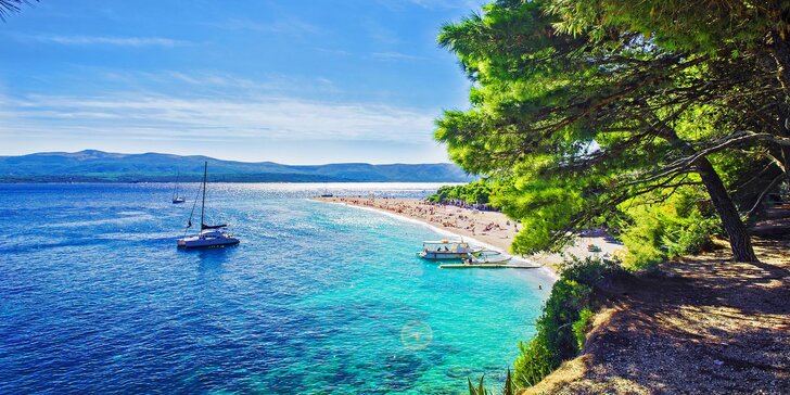 8 dní na chorvatském ostrově Vir – studia a apartmány s bazénem 80 m od moře
