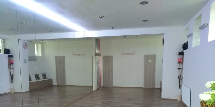 Rozhýbejte podzim: 1, 3 nebo 5 libovolných lekcí od pole dance po body form
