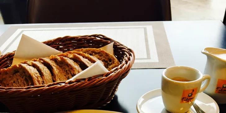 Americká snídaně podávaná v restauraci na Štvanici pro 1, 2 nebo 4 osoby