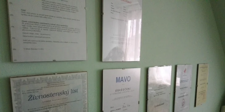 Rekondiční masáž zad a šíje dle výběru - se zábalem rukou nebo solnou jeskyní