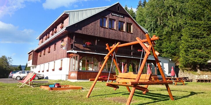 Aktivní dovolená ve Špindlu: pobyt v rodinném penzionu s polopenzí, saunou a krásnými výhledy