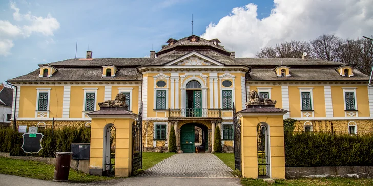 Krásné chvilky jarní či letní romantiky na zámku Úsobí se snídaní či polopenzí