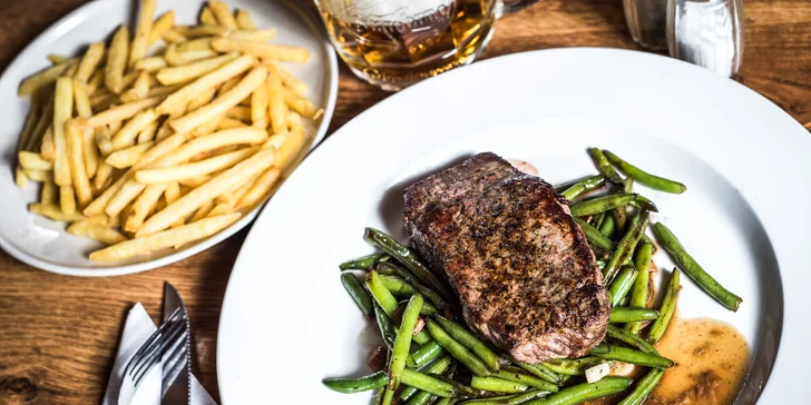 Požitek ze šťavnatého masa: Sirloin steak z mladého býčka v centru Brna