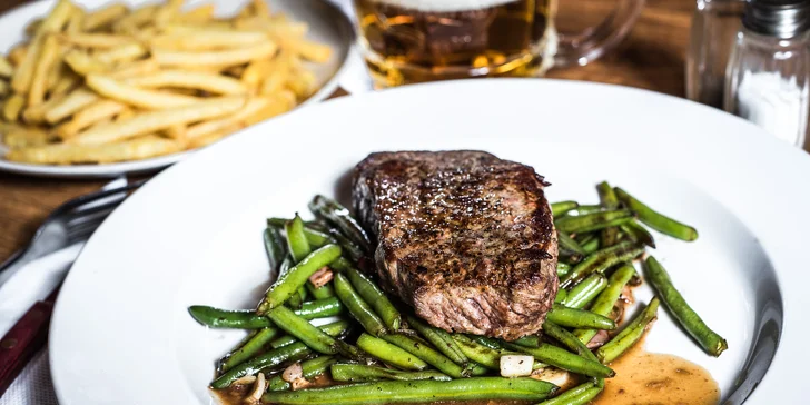 Požitek ze šťavnatého masa: Sirloin steak z mladého býčka v centru Brna