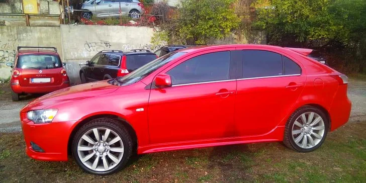 Tónování se týká skel od B sloupku.