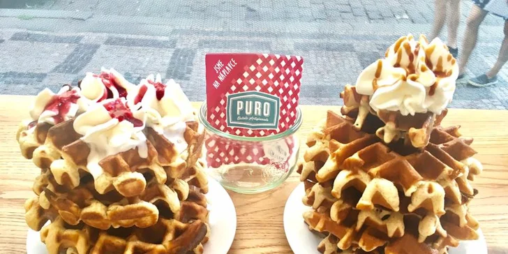 Puro Gelato v Kaprově ulici vaflím rozumí a mlsalům taky.