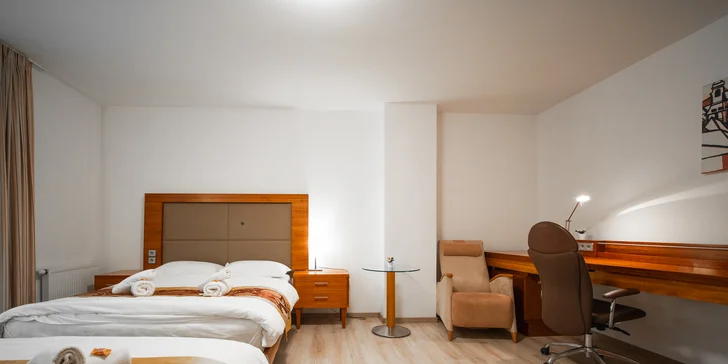 V apartmánu Sunset máte k dispozici tři velké ložnice s manželskou postelí.