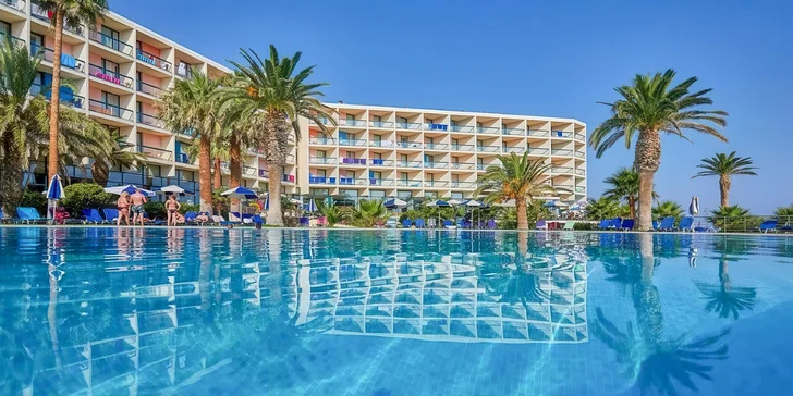 4* Hotel Sirens Beach na Krétě: letenka i transfer v ceně, all inclusive i písčitá pláž u hotelu