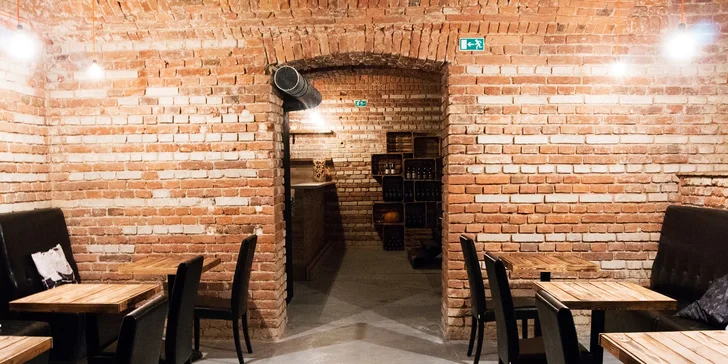 Vinárnu najdete pár kroků od Divadla na Vinohradech.