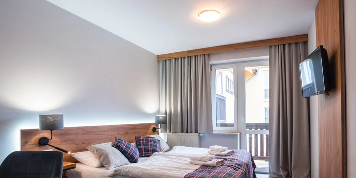 Některé pokoje mají navíc i balkon, ze kterého budete obdivovat nádherné panorama Krkonoš s nejvyšším vrcholem – Sněžkou.