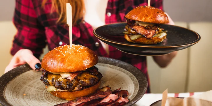 Nachos, burger či burrito v oblíbeném podniku ve Vršovicích
