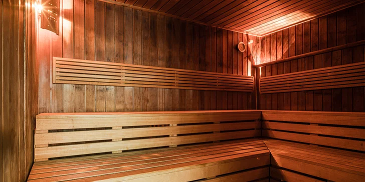 Snáď len jedna vec vie upokojiť viac než špliechajúce vlny mora – oddych v hotelovom wellness.