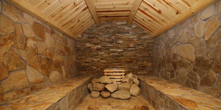 Užijete si relax ve vířivce, v saunovém světě, případně i na masáži. 