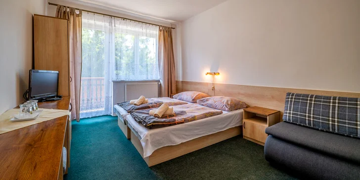 Ubytovanie je účelné a čisté, presne v štýle horského hotela.