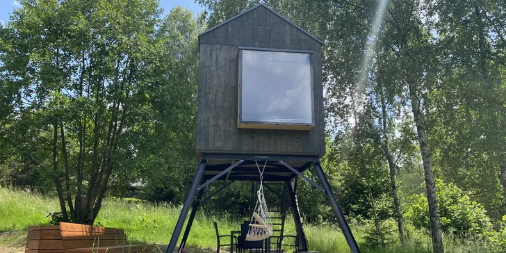 Večer si užijete u venkovního ohniště, kde je posezení, nebo tu můžete lenošit v houpací síti.