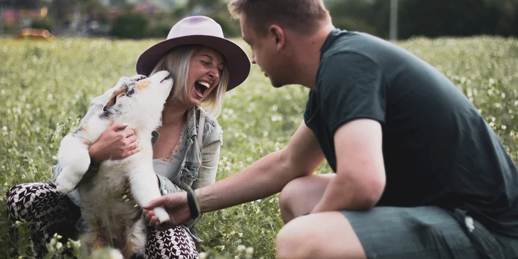 Pojďte se společně zasmát a užijte si vaši lásku, radost a vše, co k vám zkrátka patří. Ty nejkrásnější momenty pro vás zachytí fotografka Barbora Snášelová.